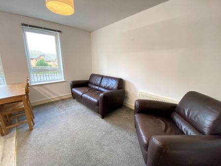 3 bedroom flat to rent - Photo 3