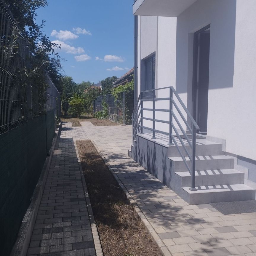 Vă propunem la închiriat cu 0 COMISION casa 3 cam.,în cart.Bulgaria - Photo 1