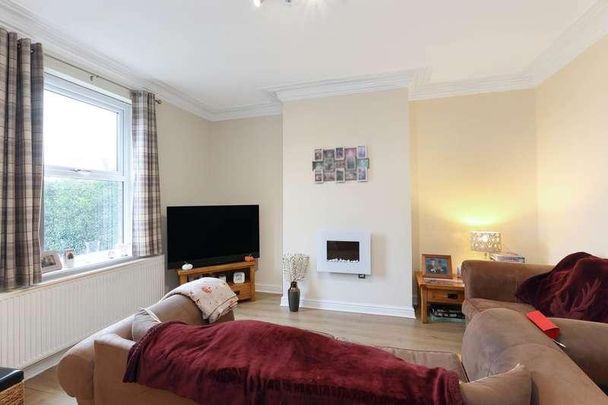 Intake Lane, Birstall, WF17 - Photo 1