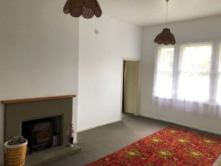 Three bedroom villa with rural outlook - Photo 4