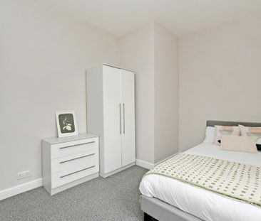 4 bedroom terraced house to rent - Photo 6