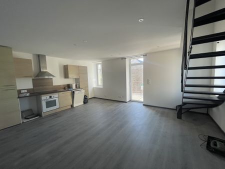 Location Appartement 3 pièces 51m² FLAVIN 12450 - Photo 2