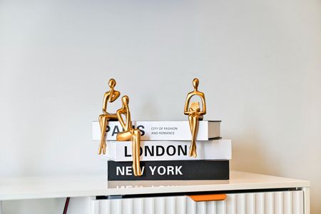 2 Bed Flat, Juniper Drive, SW18 - Photo 3