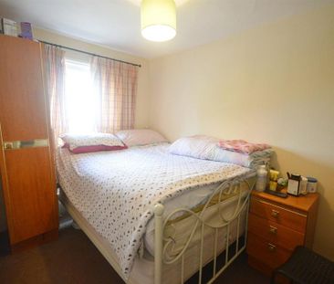 2 bedroom semi-detached house to rent - Photo 3