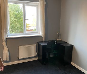 Room in a Shared House, Waggon Road, LS10 - Photo 4