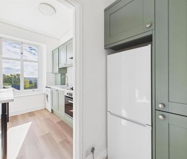 3 bedroom flat to rent - Photo 3