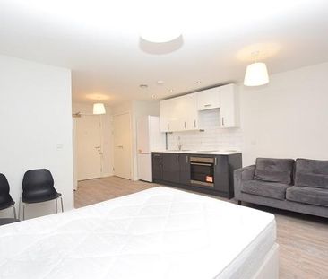 Studio to rent - Photo 2