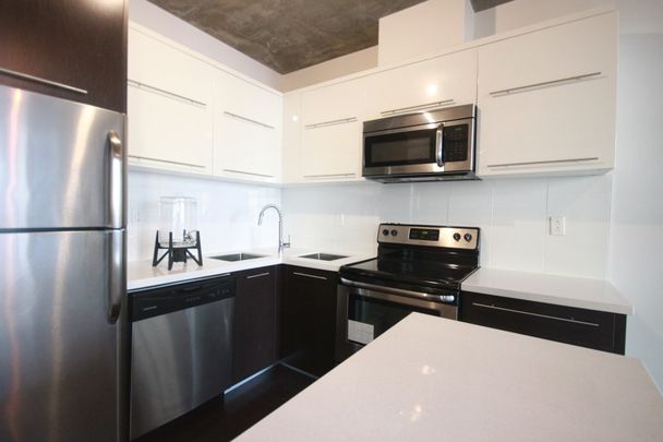 Condo for rent, Montréal (Ville-Marie) - Photo 1