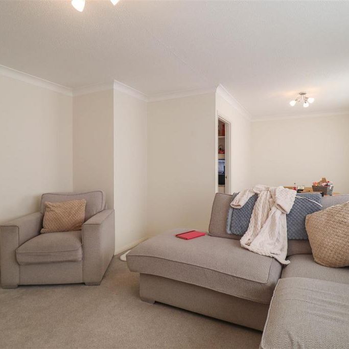 3 bedroom detached bungalow to rent - Photo 1