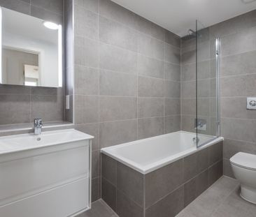 171-173 Preston Road - Photo 3
