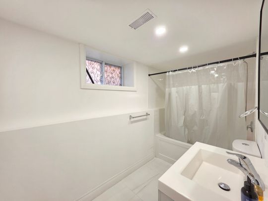 For Lease - 300 Albert Street Unit# Lower, Oshawa, Ontario - Photo 1