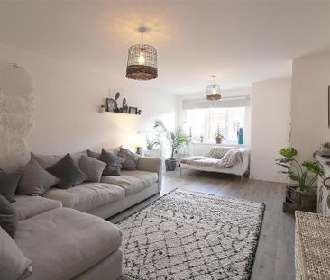 3 bedroom semi-detached house to rent - Photo 2