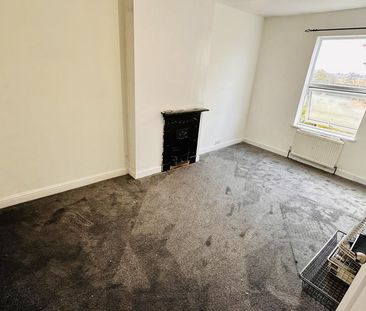 4 bedroom terraced house to rent - Photo 5