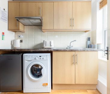 Studio to rent - Photo 2