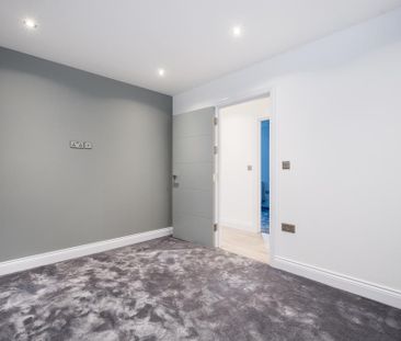 3 bedroom flat to rent - Photo 3