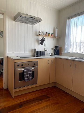 Well presented, easy care, great location - Photo 4