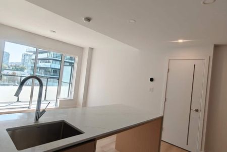 506–5593 No. 3 Road, Richmond - Photo 3