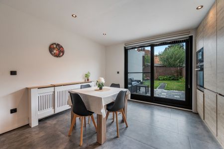 Ruime gerenoveerde eengezinswoning met 5 slaapkamers! - Foto 5