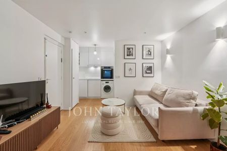 Appartement à louer Paris 8Ème - Madeleine, Paris Rive Droite, France2 200 EUR / Mois - Photo 3