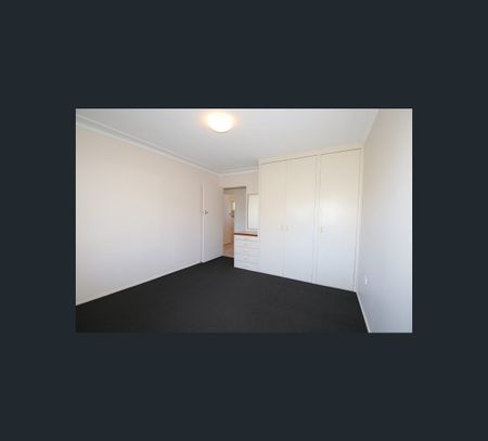 35 North Street, Mount Lofty, Qld 4350 - Photo 2