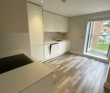 Epsom Road, Guildford, Surrey, GU1 - Photo 4