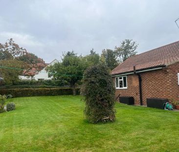 2 bedroom bungalow to rent - Photo 2