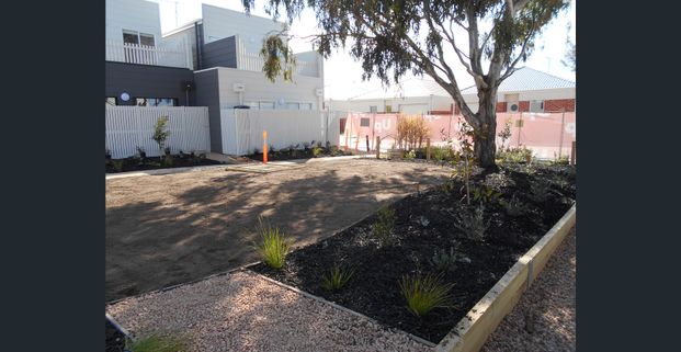 Lovely two bedroom Townhouse. - Photo 1