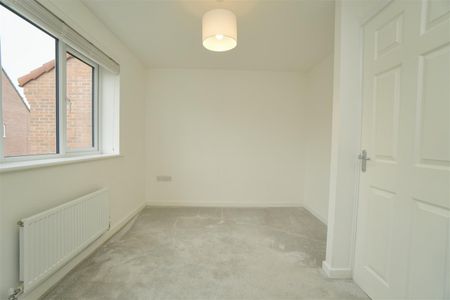 3 bedroom House To Let - Photo 3