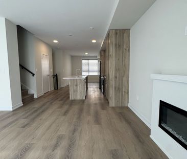 For Lease - 26 Lewis Craigie Lane, Richmond Hill, Ontario - Photo 3