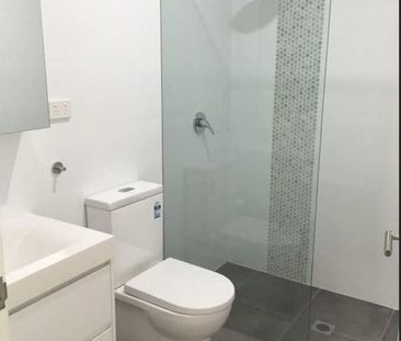 Stylish & Central 1-Bed Unit in Marrickville - Photo 2