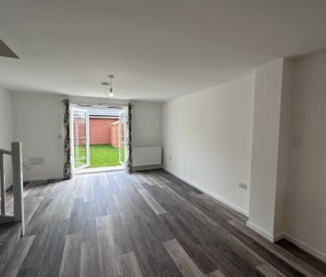 Violet Street - Photo 1