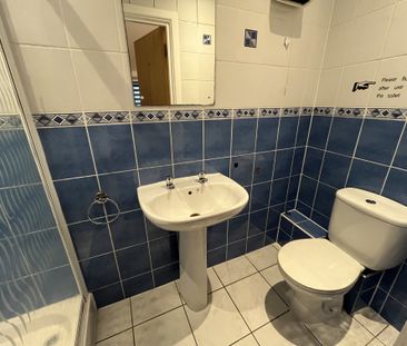 1 bed flat to rent in Albert Road, Bournemouth, BH1 - Photo 2