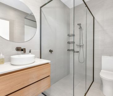 Spacious interiors, Stunning Molonglo Views - Photo 4