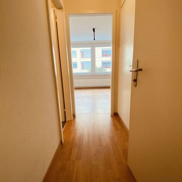 Helle und gemütliche 1 Zimmerwohnung mit Bad und Küche per sofort - Photo 1
