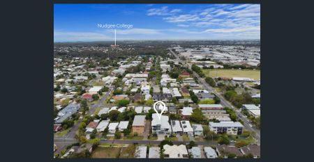 Effortless, Modern and Contemporary Apartment - Photo 5