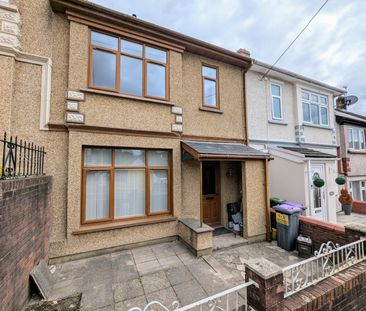 A 3 Bedroom Terraced - Photo 3