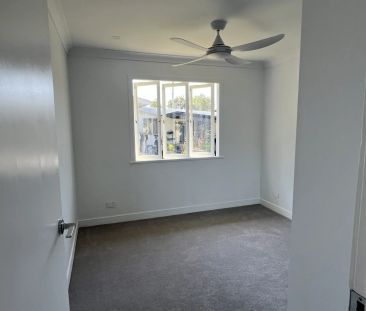 FRESHLY RENOVATED GEM IN PRIME LOCATION - Photo 2