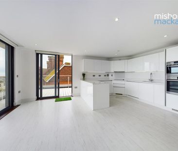 2 bedroom penthouse to rent - Photo 4