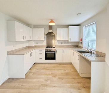 3 bedroom semi-detached house to rent - Photo 3