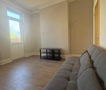 To Let - Photo 5