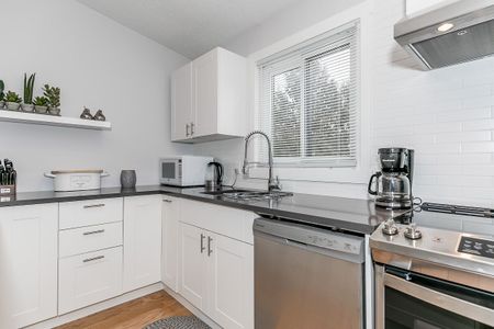 For Lease - 167 Escarpment Crescent, Collingwood, Ontario - Photo 4