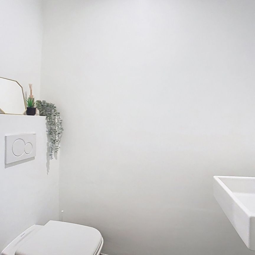 Luxe appartement met 2 slaapkamers en carportstaanplaats. - Photo 1