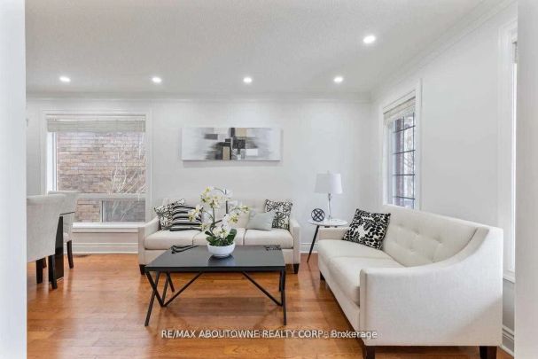 Detached Home For Lease | W9245835 - Photo 1