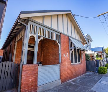 Delightful House in Convenient Location! - Photo 2