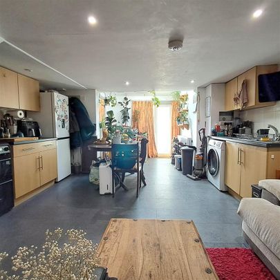 1 bedroom semi-detached house to rent - Photo 1