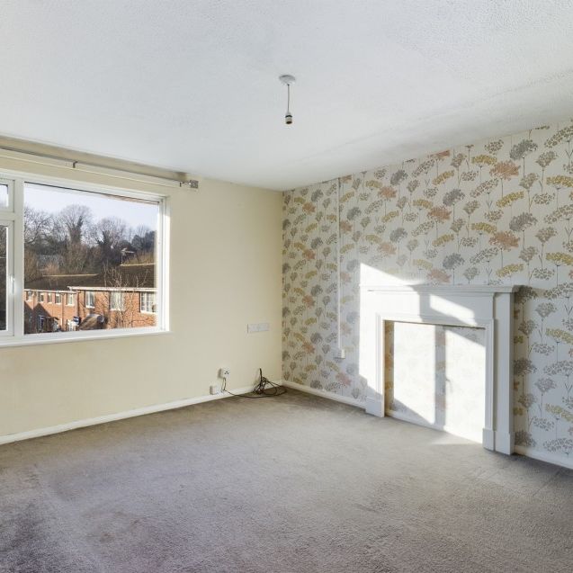 Maple Close , Cam , Dursley , Glos , GL11 - Photo 1