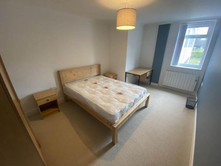 4 bedroom flat to rent - Photo 5