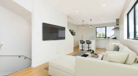 Modern 3-Story Townhouse: Perfect Vertical Living! - Photo 2