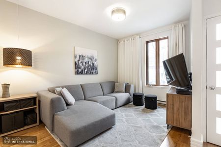 Modern ground floor appartement for rent in Villeray | Accès International Inc. - Photo 3