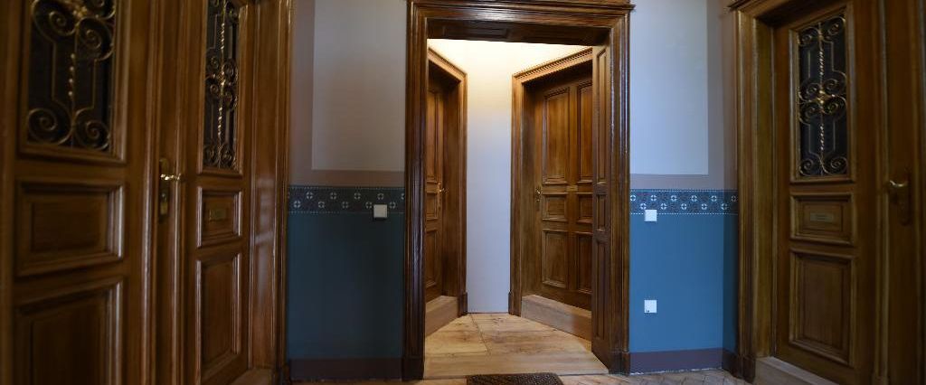 ERSTBEZUG nach Denkmalsanierung 3 Zimmer Dachgeschoss auf 2 Ebenen * ab 1.6.2026 * - Photo 1